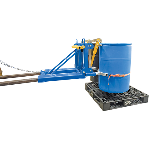 Manipulateur de barils Eagle Beak automatique, Pour 55 gal. US (45 gal. imp.) Waymarc Industries Inc