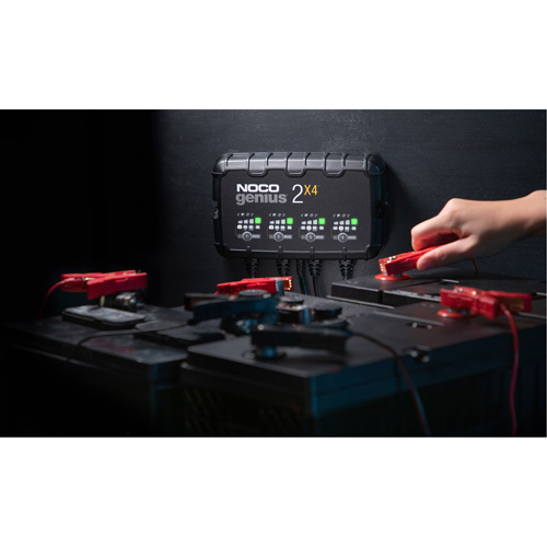 Chargeur de batterie 4 sorties de 8 A Genius 2X4 Waymarc Industries Inc