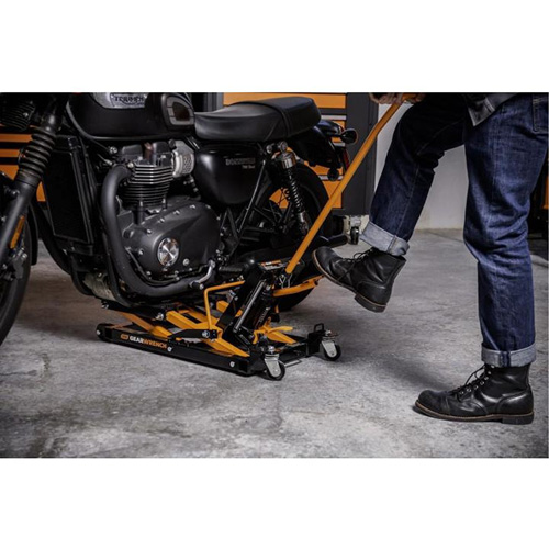 ATV and Motorcycle Jack, 0.75 Ton(s) Capacity, 4-2/3" Lowered, 14-1/2" Raised, Manual Hydraulic Waymarc Industries Inc