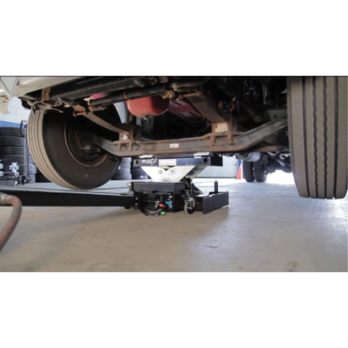 Cric de service de plancher, 12 tonne(s) Capacit&eacute;, 7-1/2" Abaiss&eacute;e, 15-3/4" &eacute;lev&eacute;e, Air comprim&eacute;/hydraulique Waymarc Industries Inc