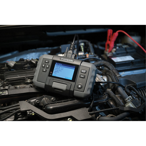 Testeur de batterie 12?V et de syst&egrave;mes 12?V/24?V BT600 avec imprimante int&eacute;gr&eacute;e Waymarc Industries Inc