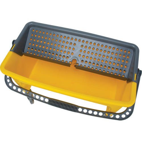 Seau et essoreuse pour vadrouille en microfibres, Passoire, 11 gal. US (44 pintes), Jaune Waymarc Industries Inc