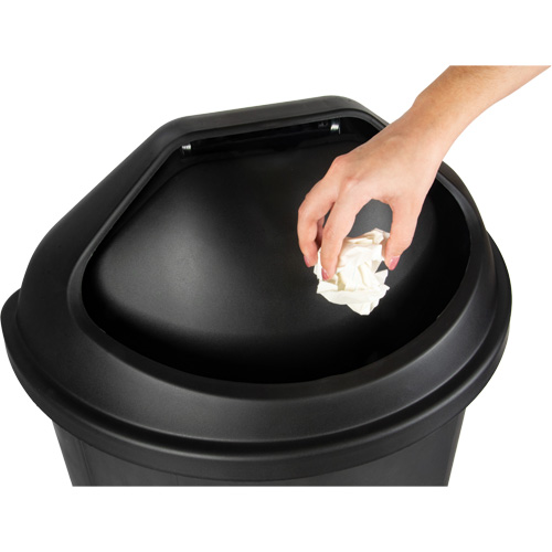 Bac &agrave; d&eacute;chets demi-rond avec couvercle, Poly&eacute;thyl&egrave;ne, 21 gal. US Waymarc Industries Inc