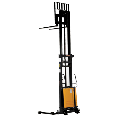 Gerbeur pour chariot &eacute;l&eacute;vateur, Fonctionnement &eacute;lectrique, Capacit&eacute; 2000 lb, Lev&eacute;e max 137" Waymarc Industries Inc