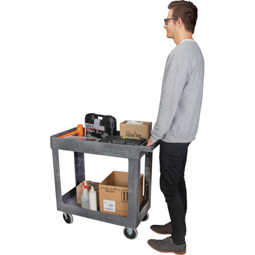 Chariot utilitaire pour l'entretien, 2 tiers, 16-1/2" x 32-1/2" x 34-1/2", Capacit&eacute; 550 lb Waymarc Industries Inc