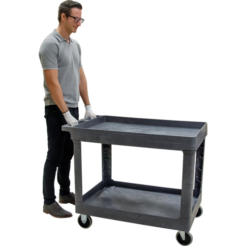 Chariot utilitaire pour l'entretien, 2 tiers, 24-5/8" x 32-1/2" x 40", Capacit&eacute; 550 lb Waymarc Industries Inc