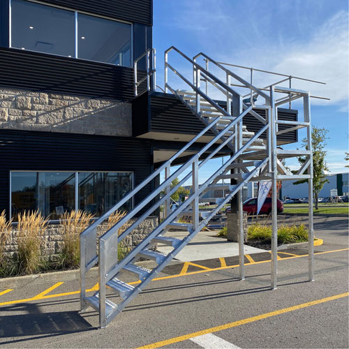 Escalier Smartstairs t&eacute;lescopique &agrave; 3-5 marches en aluminium Waymarc Industries Inc