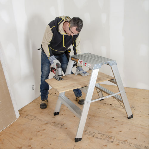 Poste de travail chevalet de sciage portatif, Cadre Aluminium, 12-1/4" p x 36" h Waymarc Industries Inc