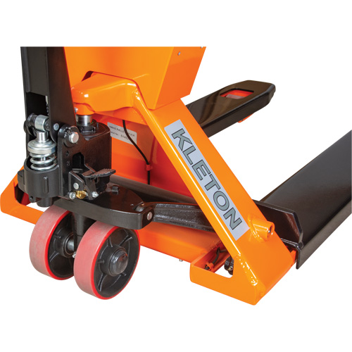Transpalette &agrave; balance num&eacute;rique, 44,5" lo x 27,75" la, Capacit&eacute; de 4400 lb Waymarc Industries Inc