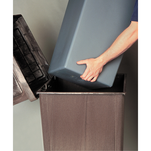 Contenants Landmark Series Classique - doublures rigides, 24.67 gal. US Waymarc Industries Inc
