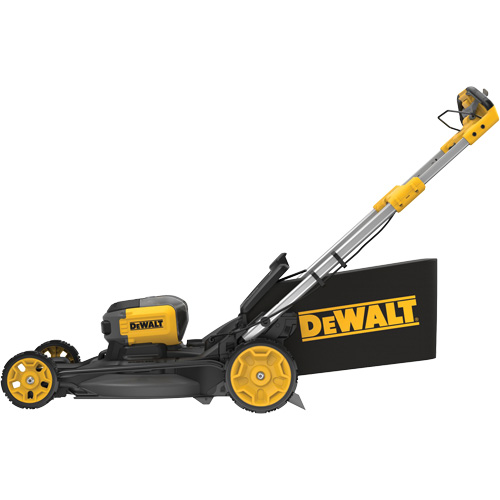 Trousse tondeuse &agrave; gazon autopropuls&eacute;e sans balais sans fil avec roues motrices arri&egrave;res 60 V MAX*, Pouss&eacute;e automatique, &agrave; pile, Largeur de coupe 21" Waymarc Industries Inc