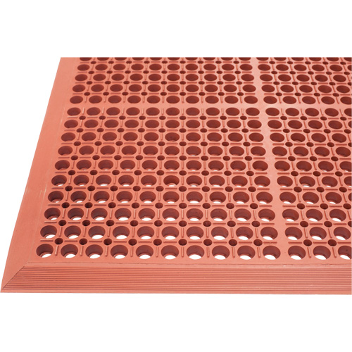 Competitor Series Mats, Slotted, 3' x 5' x 7/8", Orange, Natural Rubber Waymarc Industries Inc