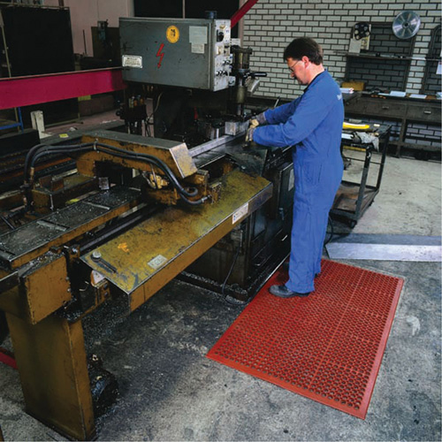 Competitor Series Mats, Slotted, 3' x 5' x 7/8", Orange, Natural Rubber Waymarc Industries Inc