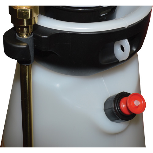 Vaporisateur de b&eacute;ton &agrave; compression s&eacute;rie industriel & entrepreneur, 3 gal. (13,5 L), Poly&eacute;thyl&egrave;ne, Lance de 24" Waymarc Industries Inc
