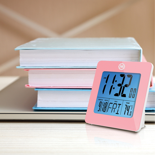 Horloge de bureau, Num&eacute;rique, &agrave; piles, 3,6" la x 1,5" p x 3,6" h, Rose Waymarc Industries Inc