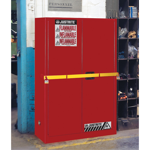 Armoire de rangement haute s&eacute;curit&eacute; avec barre en acier pour produits inflammables, 45 gal., 2 tablettes Waymarc Industries Inc