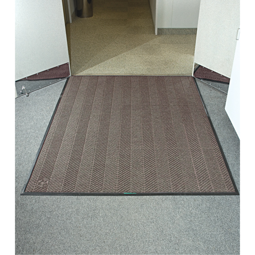 Waterhog&reg; Eco Elite Matting, Wiper/Scraper, 4' x 20' x 3/8", Chestnut Brown Waymarc Industries Inc