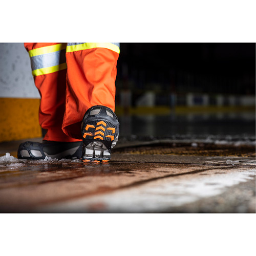 Aide &agrave; la traction sans crampons GripPro, Caoutchouc, Traction Rainur&eacute;, Moyen/Petit Waymarc Industries Inc