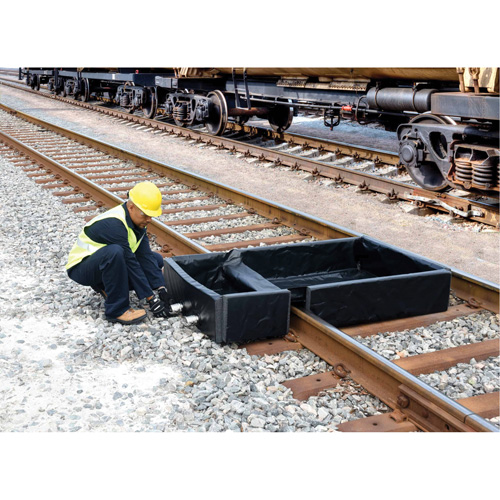 Berme Ultra-Track Berm, Capacit&eacute; 144 gal. US, 4' la x 6' lo x 12" h, Paroi en mousse Waymarc Industries Inc