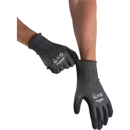 Gants &eacute;cologiques, l&eacute;gers, et r&eacute;sistants &agrave; la coupe, &agrave; haute dext&eacute;rit&eacute;, Taille 7, Calibre 21, Rev&ecirc;tement Mousse de nitrile, Enveloppe en Acier inoxydable/PEHP/rPET, ASTM ANSI niveau A5 Waymarc Industries Inc