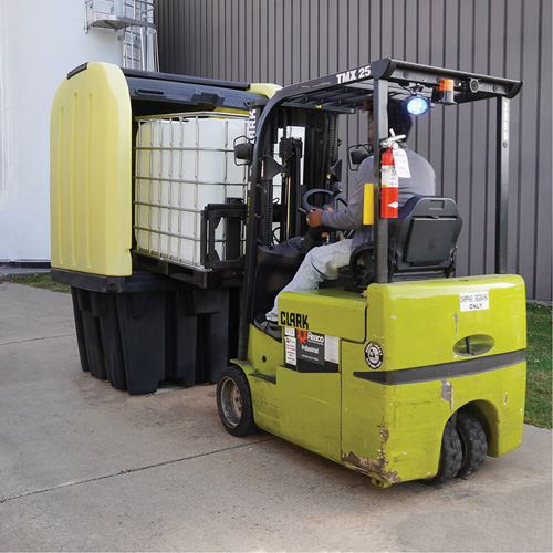 Palette anti-d&eacute;versement jaune &agrave; couvercle rigide roulant, 65" lo x 65" la x 101" h, Capacit&eacute; de charge 5000 lb Waymarc Industries Inc