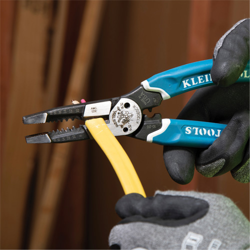 Outil polyvalent Klein-Kurve pour d&eacute;nuder, couper et sertir les fils, 8-1/4" lo, 8 - 20 AWG Waymarc Industries Inc