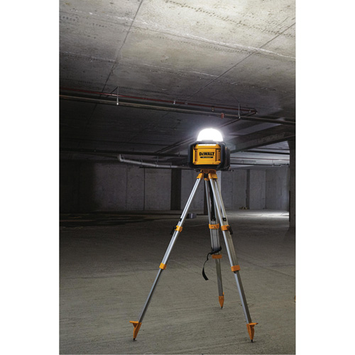 Baladeuse polyvalent sans fil Tool Connect 20V Max, DEL, 5000 lumens, Boîtier en Plastique Waymarc Industries Inc