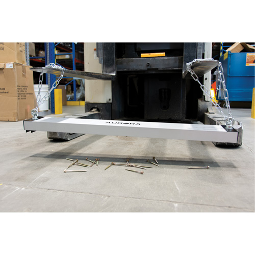 Balais de cour magn&eacute;tique, 36" la Waymarc Industries Inc