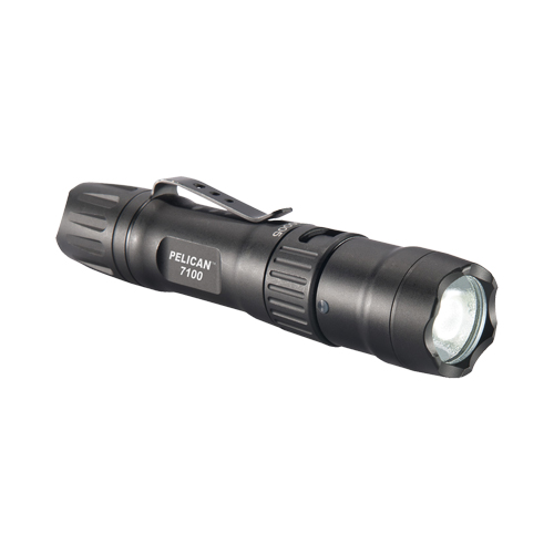 Lampe de poche tactique 7100, DEL, 695 lumens, Piles AA Waymarc Industries Inc