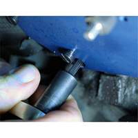 Gabarit de perçage pour installation sur collecteur pour Ford 4,6 L, 5,4 L, et 6,8 L Waymarc Industries Inc