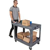 Chariot utilitaire pour l'entretien avec tablette plate, 2 tiers, 25-1/4" x 32-1/4" x 44", Capacit&eacute; 550 lb Waymarc Industries Inc