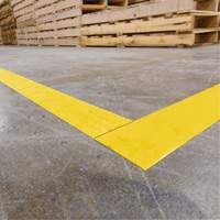 ToughStripe Max Solid Coloured Tape, 4" x 100', Vinyl, Yellow SGW442 | Waymarc Industries Inc
