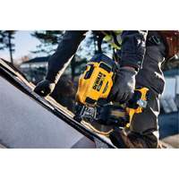 Ensemble de cloueuse 15° sans fil pour bobine de toiture, 20 V, Lithium-ion Waymarc Industries Inc